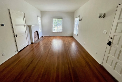 Apartment in Beverly Hills