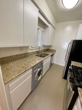 Apartment in Beverly Hills