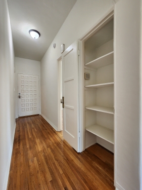Apartment in Beverly Hills